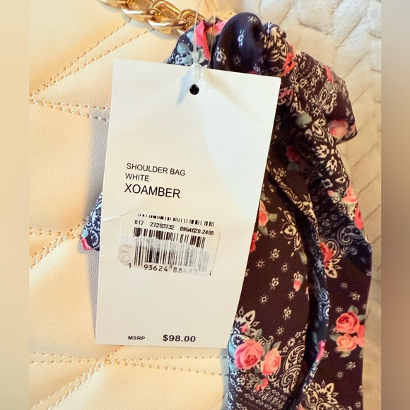 NWT! Betsey Johnson White Quilted Shoulder Bag - Picture 3 of 11